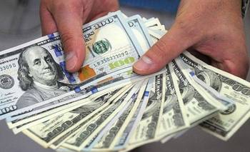 El lado B de la dolarización: pobreza y dependencia | La experiencia internacional