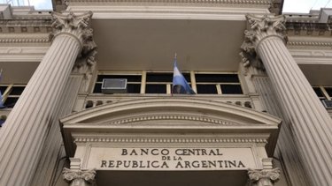 Las reservas del Banco Central cayeron por más de U$S 800 millones 