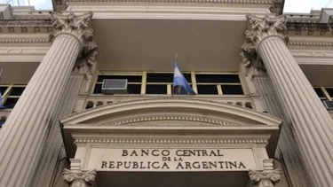 Las reservas del Banco Central cayeron por más de U$S 800 millones 