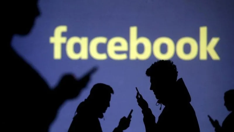 Espionaje: Facebook reconoció que escucha mensajes de voz de sus usuarios