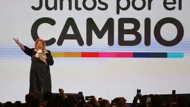 Carrió a los periodistas: "Vamos a condenar a los que publiquen información falsa"