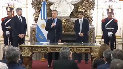 El blooper de Mauricio Macri en la jura de Hernán Lacunza: "Gracias por venir este lunes tan temprano" El blooper de Mauricio Macri en la jura de Hernán Lacunza: "Gracias por venir este lunes tan temprano"