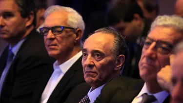 El Gobierno adelanta que el Enacom rechazará la compra de Clarín a Telefónica 
