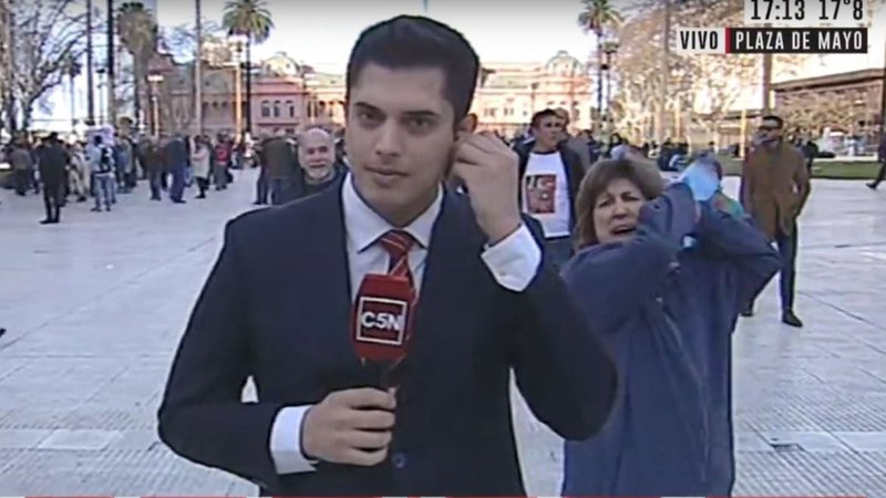 El brutal ataque de militantes macristas a un notero de C5N en la marcha del 24A