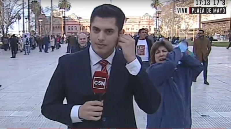 El brutal ataque de militantes macristas a un notero de C5N en la marcha del 24A