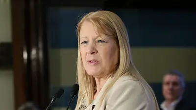 Juan Leyrado cruzó en vivo a Margarita Stolbizer por su libro contra Cristina Kirchner Juan Leyrado cruzó en vivo a Margarita Stolbizer por su libro contra Cristina Kirchner