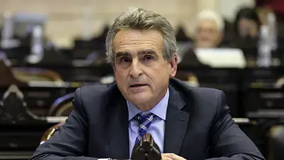 Agustín Rossi: "La pandemia sirvió para fortalecer el vínculo con las FF.AA." Agustín Rossi: "La pandemia sirvió para fortalecer el vínculo con las FF.AA."