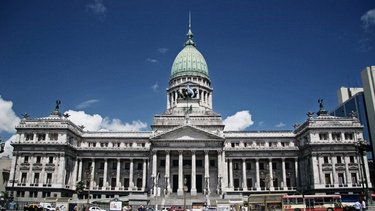 El Gobierno ahora quiere debatir la deuda con la oposición, cuando se negó hace un año 