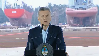 Default: Mauricio Macri intentaba calmar a los mercados y una sirena comenzó a sonar Default: Mauricio Macri intentaba calmar a los mercados y una sirena comenzó a sonar