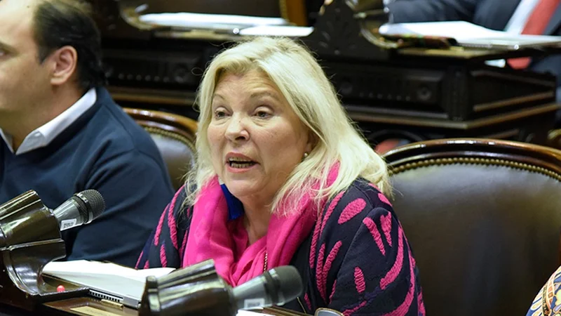 Lilita Carrió contó que ante el reclamo de una empleada, la mandó a pedir perdón a la Iglesia
