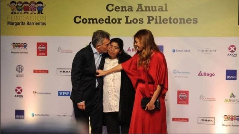 Quiénes son los famosos que fueron a la cena de Margarita Barrientos y Mauricio Macri 