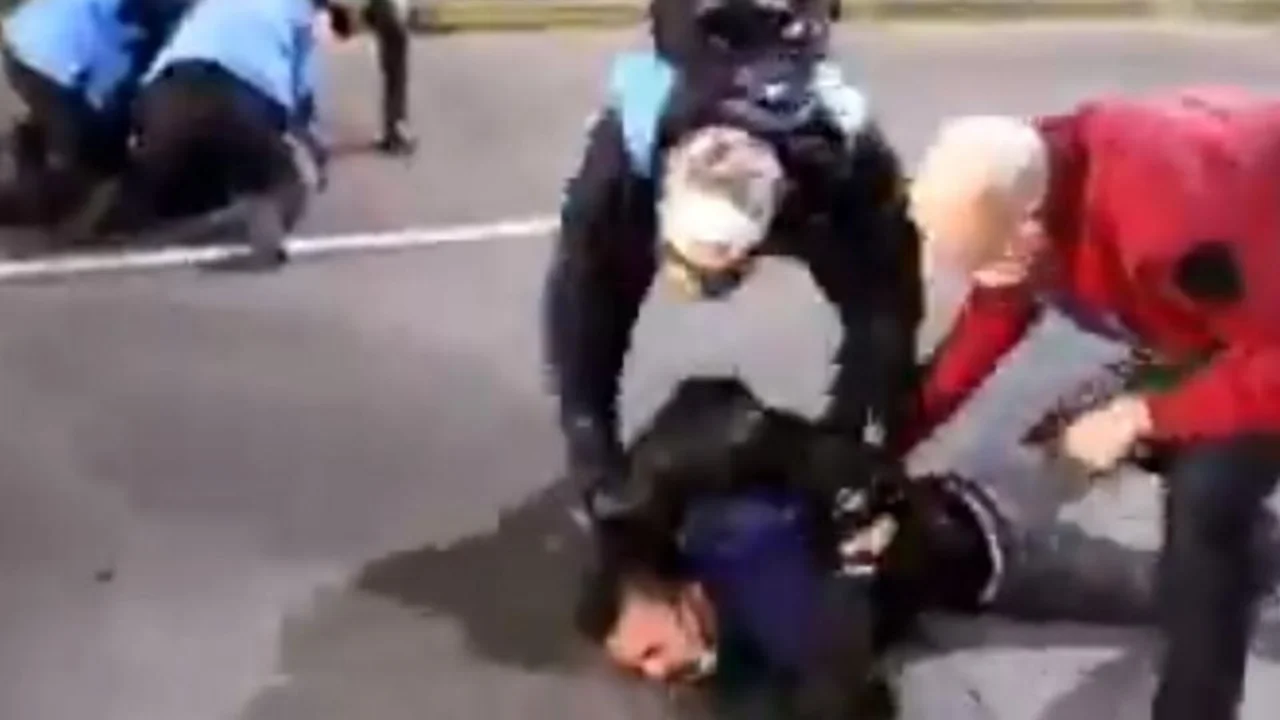 Doble vara: la policía de la Ciudad reprimió la marcha por Santiago Maldonado