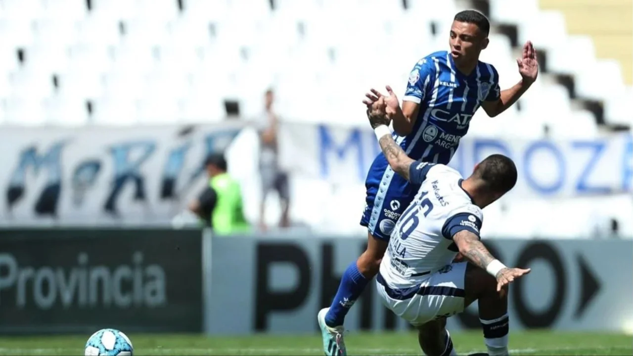 Coronavirus en el fútbol: jugador de Godoy Cruz dio positivo