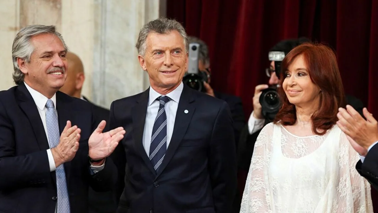 Deuda: el rol de Cristina Kirchner, el acreedor Clarín y la responsabilidad penal de Mauricio Macri
