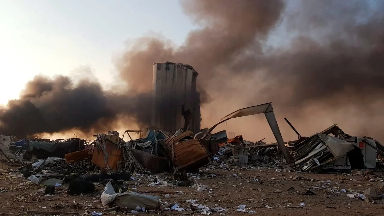 Explosión en Beirut: impactantes imágenes de las calles en una ciudad devastada