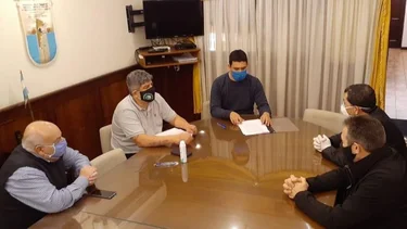 Camioneros cerró una paritaria del 30% y un bono
