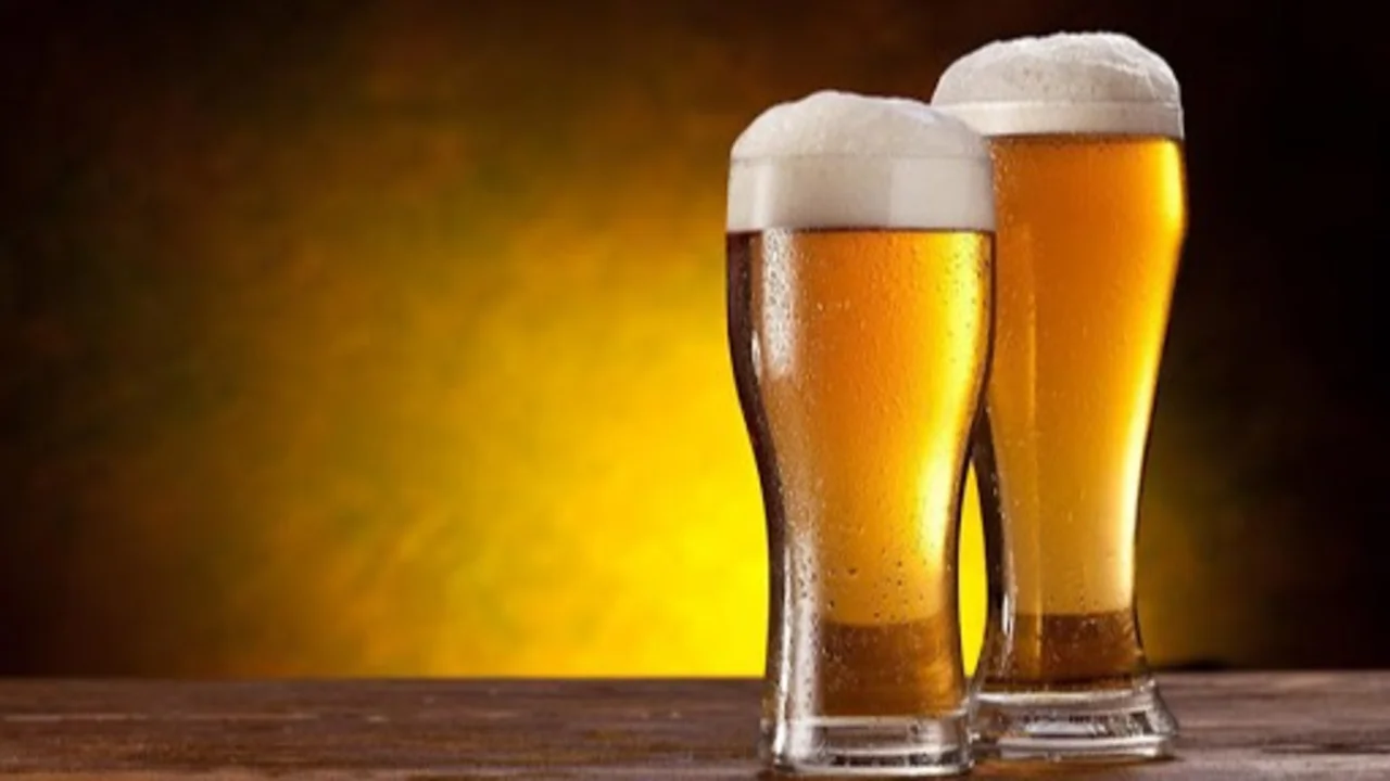 Beber cerveza podría ser más efectivo contra las arrugas que las cremas