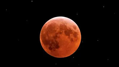 Por qué la luna se vio roja en distintos puntos del país Por qué la luna se vio roja en distintos puntos del país
