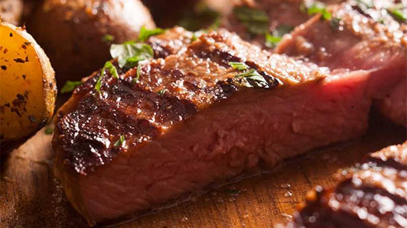 Inquietante vídeo: un trozo de carne "cobra vida" y se mueve solo
