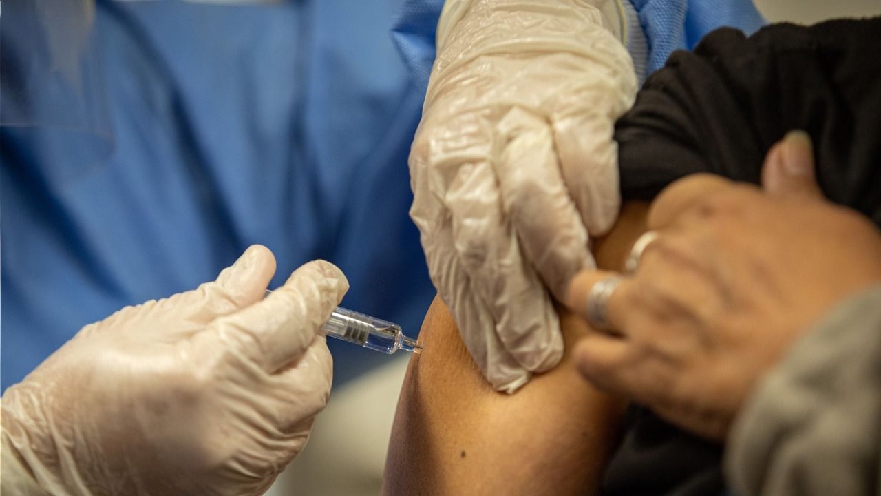 La OMS recomienda vacunarse contra la gripe para luchar frente al coronavirus