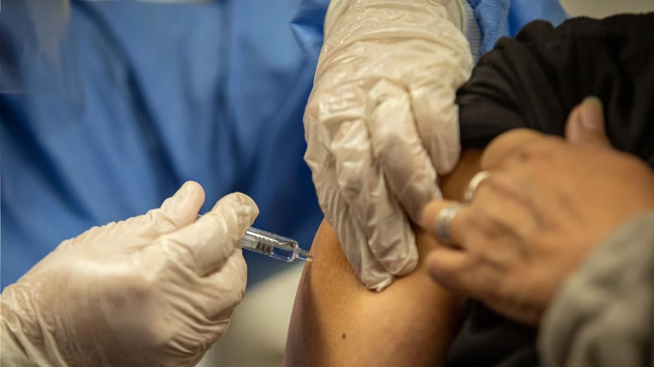 La OMS recomienda vacunarse contra la gripe para luchar frente al coronavirus