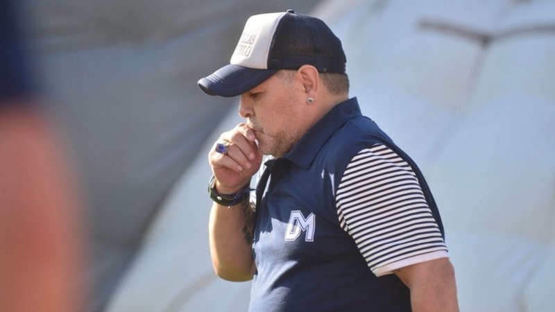 El particular homenaje que propuso un DT argentino para Maradona