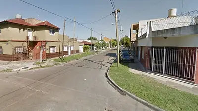"Me pidió que me arrodillara y no lo mirara": un hombre sufrió un violento robo en San Justo "Me pidió que me arrodillara y no lo mirara": un hombre sufrió un violento robo en San Justo