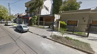 Esperaba a su hija y fue baleado en una pierna para robarle la moto Esperaba a su hija y fue baleado en una pierna para robarle la moto