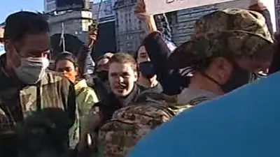 #17A: el chico anticuarentena que se contagió de COVID-19 estuvo de nuevo en la marcha #17A: el chico anticuarentena que se contagió de COVID-19 estuvo de nuevo en la marcha
