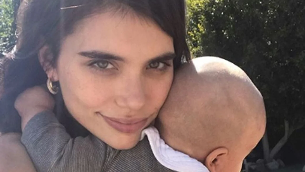 Eva de Dominici y su hijo