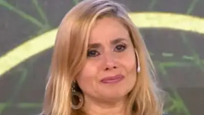 Desconsolada, Andrea Politti se quebró en llanto por el final de Corte y Confección Desconsolada, Andrea Politti se quebró en llanto por el final de Corte y Confección