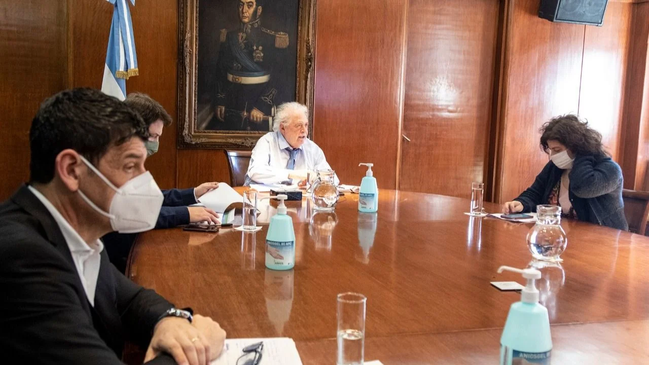 Ginés González García destacó el esfuerzo para transferir recursos "a pesar de la deuda recibida"
