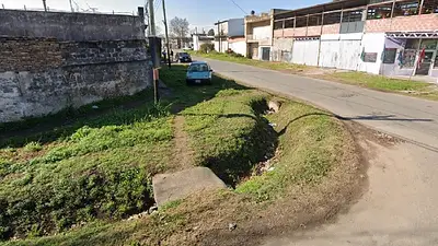 Un joven de 18 años fue ejecutado a balazos desde una moto en Rosario Un joven de 18 años fue ejecutado a balazos desde una moto en Rosario