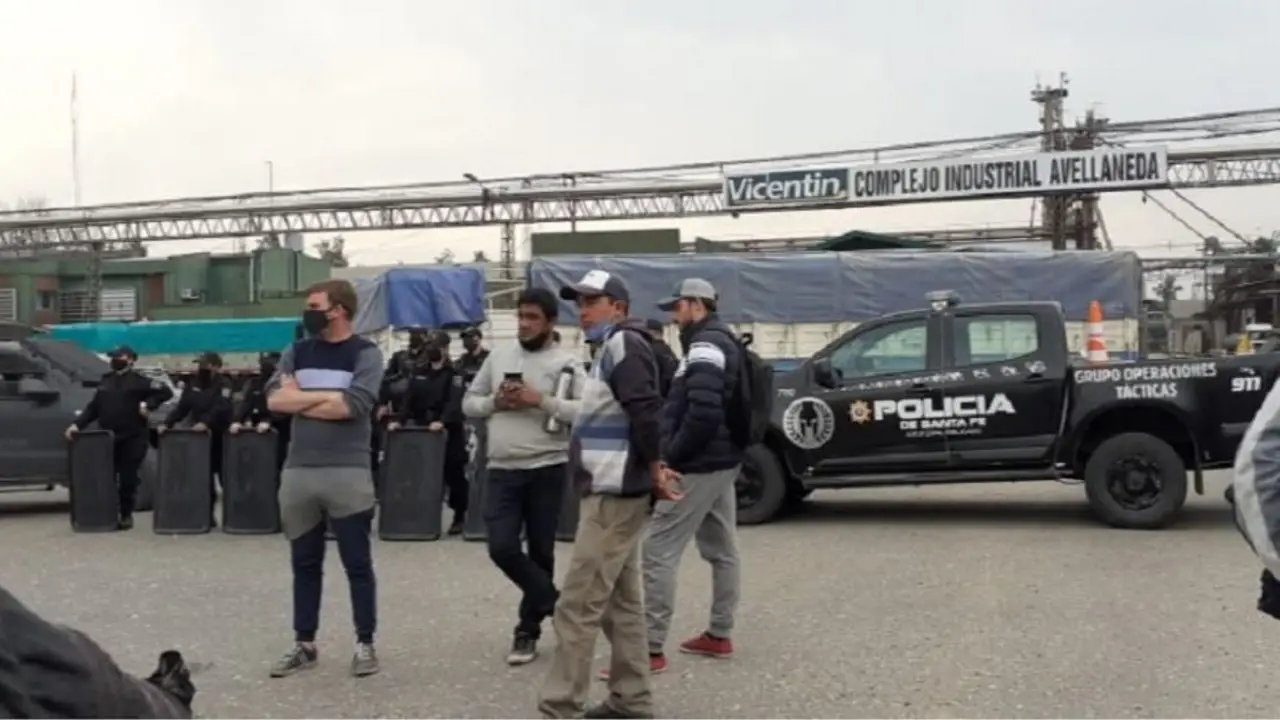 Trabajadores de algodonera Avellaneda bloquean otras plantas de Vicentin