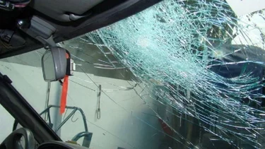 “Mové el culito”: la acosó en la calle y ella le rompió el auto