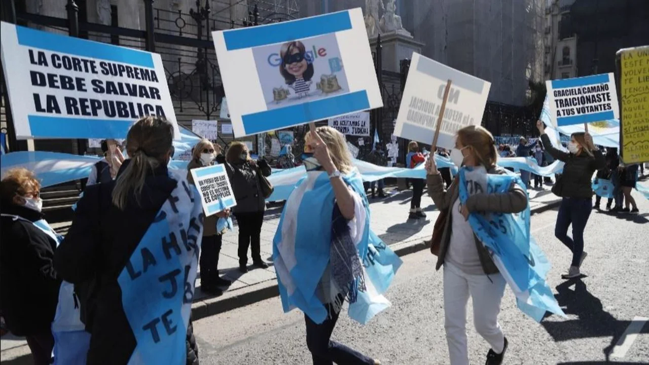 La verdadera amenaza actual contra el pluralismo