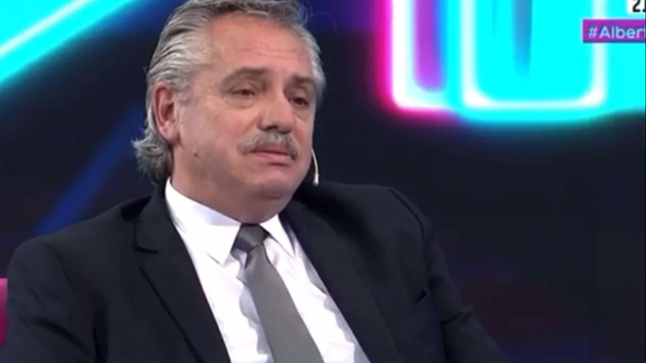 Alberto Fernández emocionado