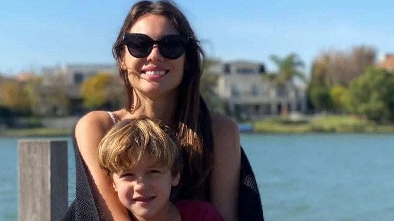 Pampita y su hijo Benicio Vicuña