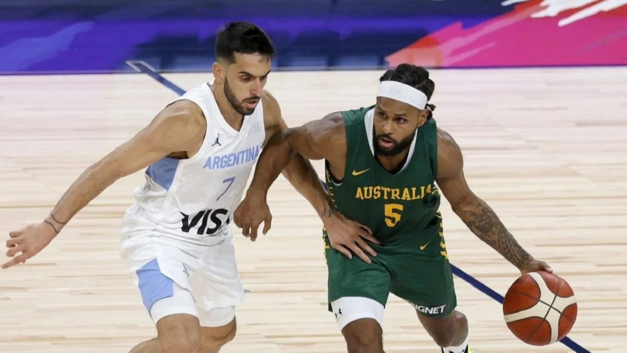 Facundo Campazzo ante Australia, en un partido con la Selección Argentina de Básquet