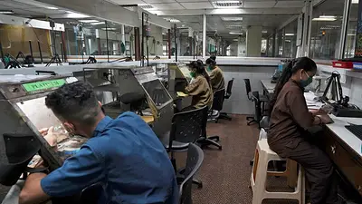 Mujeres pasarán años excluidas del mercado laboral por culpa del coronavirus en India Mujeres pasarán años excluidas del mercado laboral por culpa del coronavirus en India