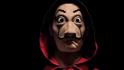 Disfrazada como en la serie "La Casa de Papel" cometió un robo millonario a una empresa en Mendoza Disfrazada como en la serie "La Casa de Papel" cometió un robo millonario a una empresa en Mendoza