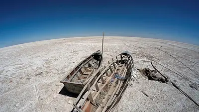 Lago Poopó de Bolivia, convertido en un desierto por clima cálido y seco Lago Poopó de Bolivia, convertido en un desierto por clima cálido y seco