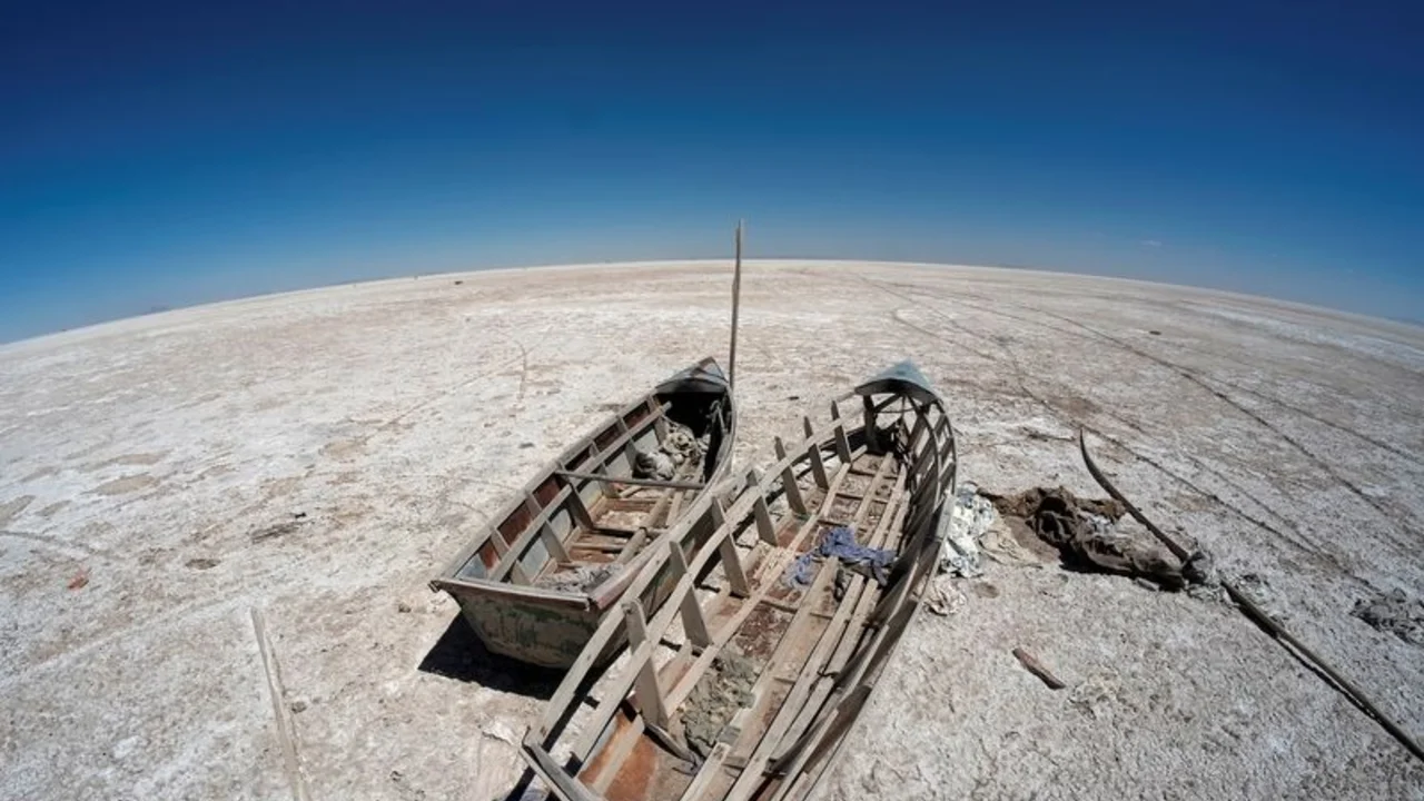 Lago Poopó de Bolivia, convertido en un desierto por clima cálido y seco