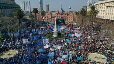 Las organizaciones volvieron a Plaza de Mayo y reclamaron un salario universal