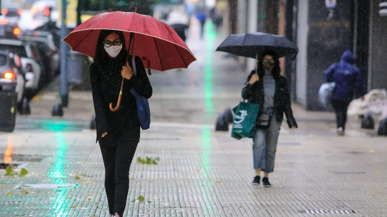 Hasta cuándo sigue la lluvia: qué dice el pronóstico del tiempo