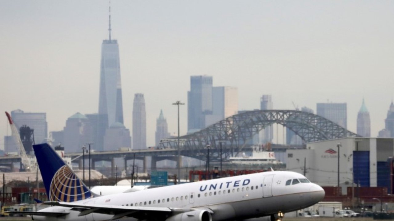 Buscan que las aerolíneas incorporen biocombustible en todos los vuelos para 2050
