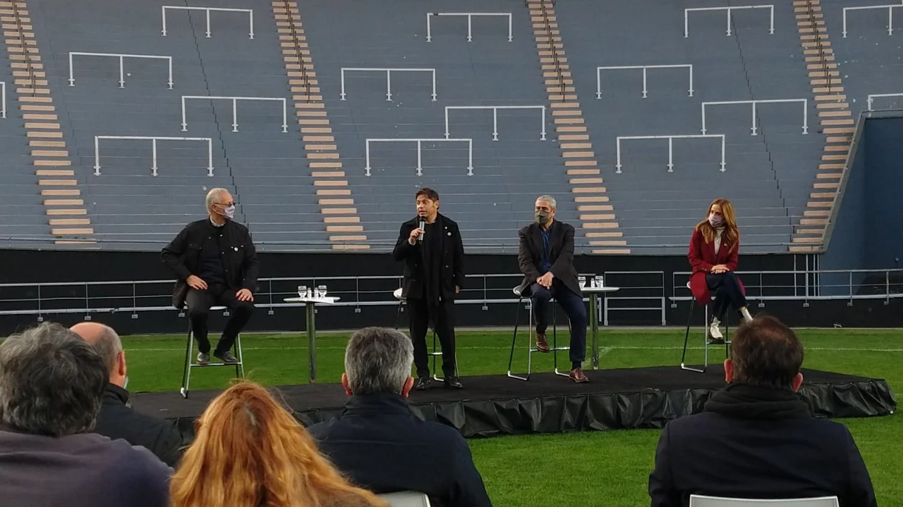 Kicillof aseguró que la oposición esconde a Macri "para que nos olvidemos de cómo fundió el país"