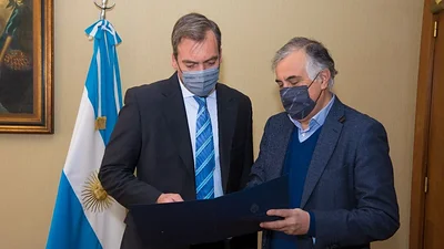 En medio del escándalo por el envío de armas a Bolivia, Soria recibió al embajador de ese país En medio del escándalo por el envío de armas a Bolivia, Soria recibió al embajador de ese país
