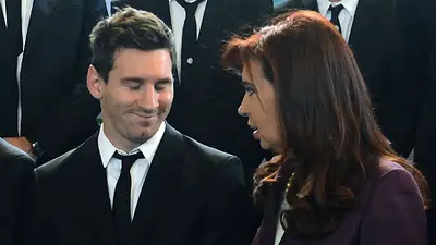 Cristina Fernández de Kirchner, Lionel Messi, Messi al PSG, Francia, fútbol, política Cristina Fernández de Kirchner, Lionel Messi, Messi al PSG, Francia, fútbol, política