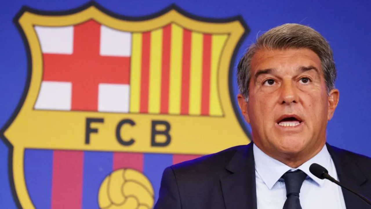 Ya sin Lionel Messi, el Barcelona confía en revertir su situación financiera en un año y medio, según Joan Laporta